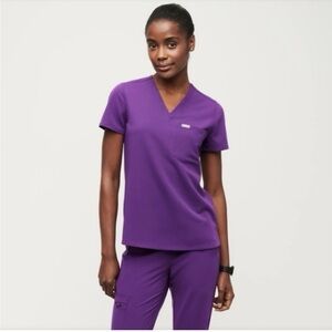 FIGS Women Digital Grape One-Pocket Scrub top